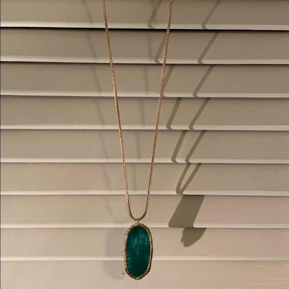 Kendra Scott necklace